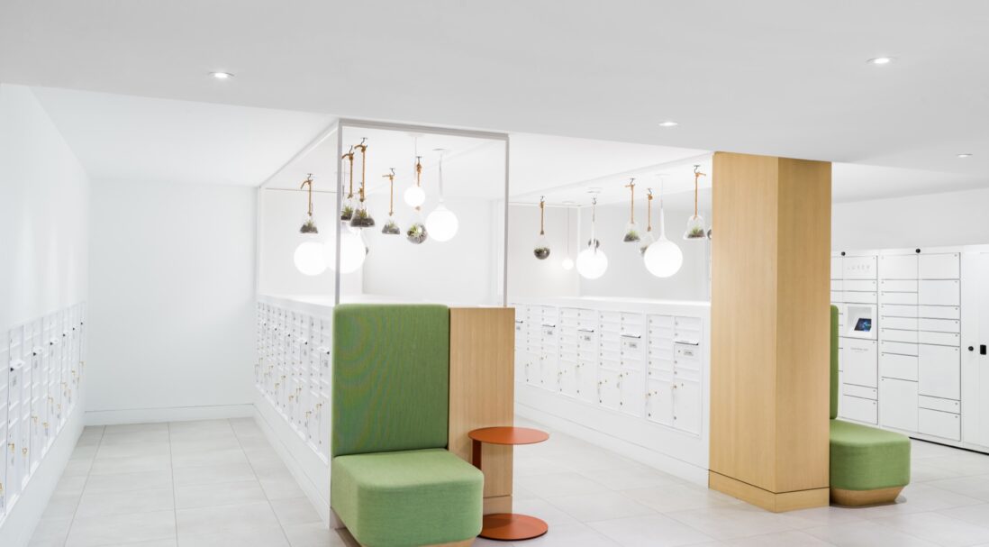 A bright and convenient self-service package room
